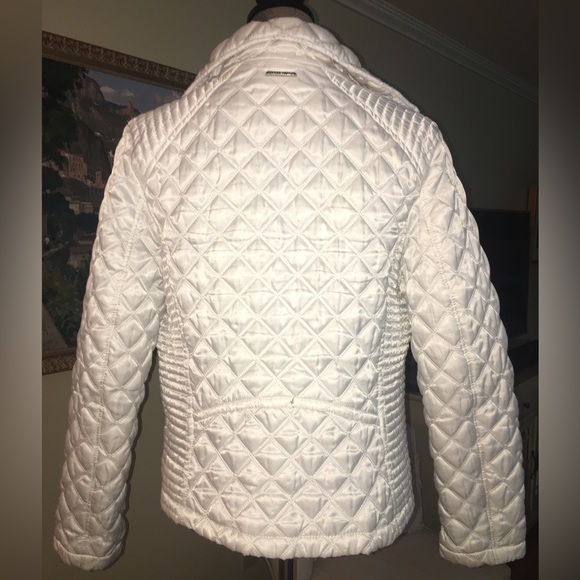 Marc New York Andrew Marc White Quilted Puffer Jacket in Size Medium. - Picture 3 of 15